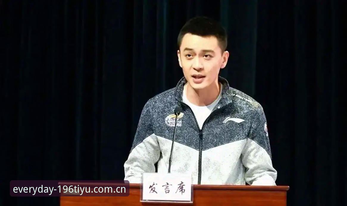 杨鸣说C罗压力大，但这届世界杯前锋的“进球潮”到底藏了什么信号？